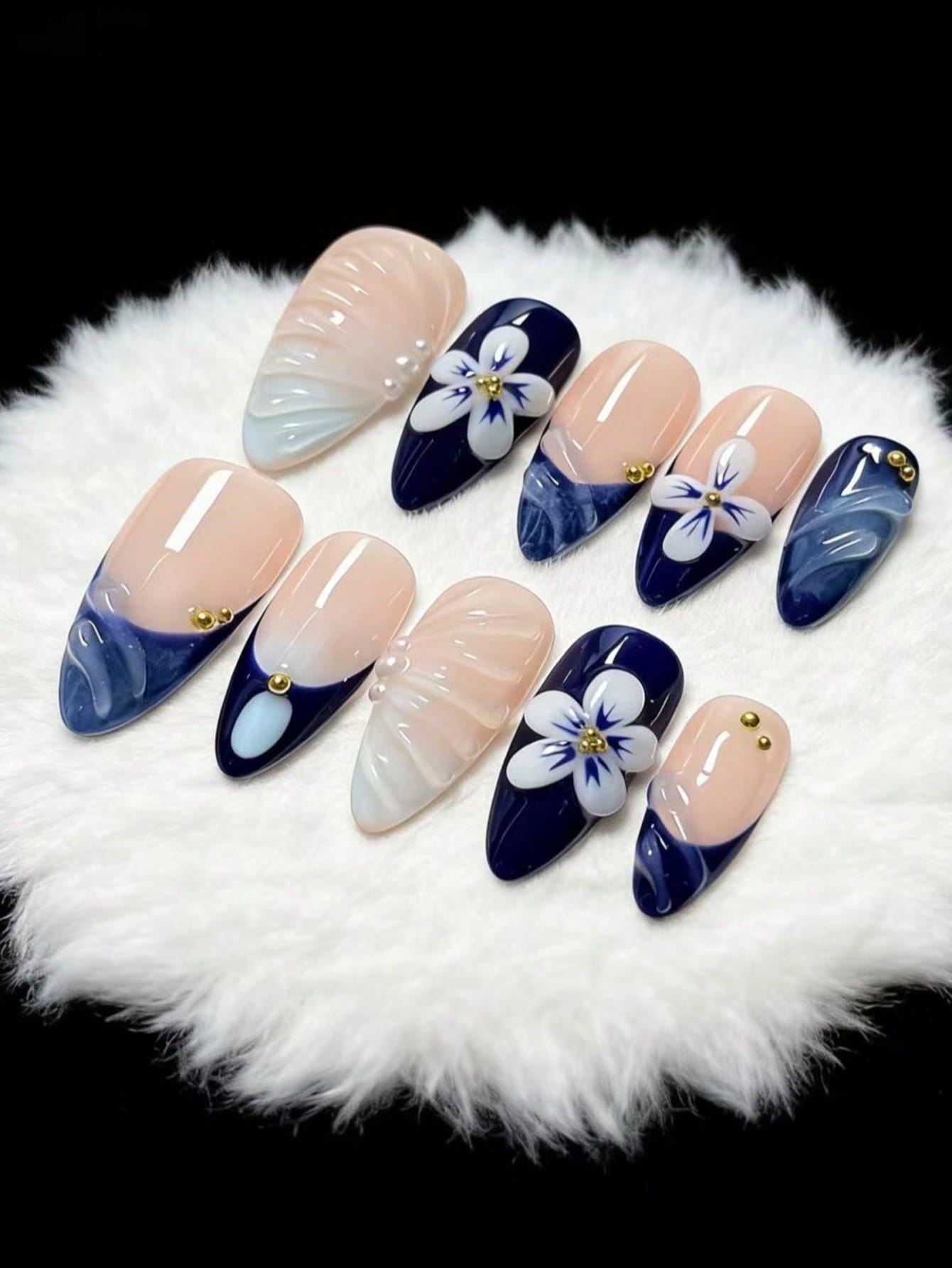 Nail Art French - 10-Piece Set of Embossed Wave-Patterned French-Style